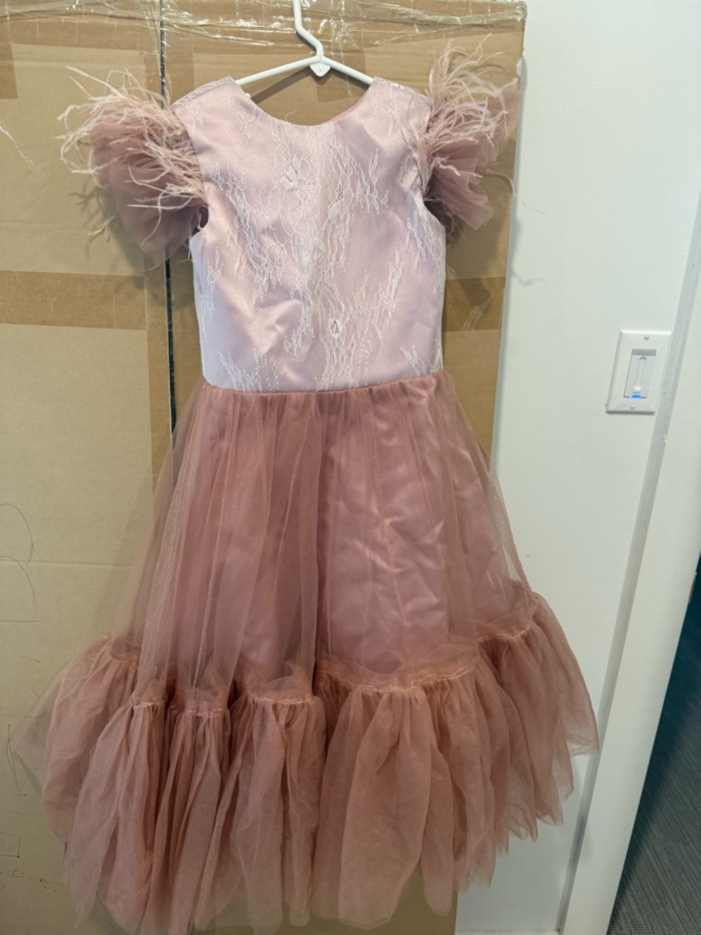 Girls Pink Feather-Sleeve Tulle Party Dress